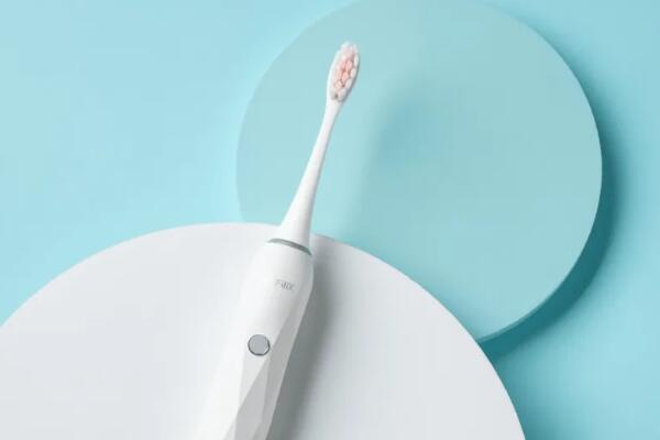 電動(dòng)牙刷的危害，這三類人群不適合用電動(dòng)牙刷