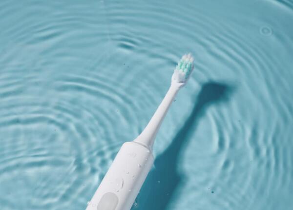 一篇告訴你：超聲波牙刷、聲波牙刷與電動(dòng)牙刷的區(qū)別