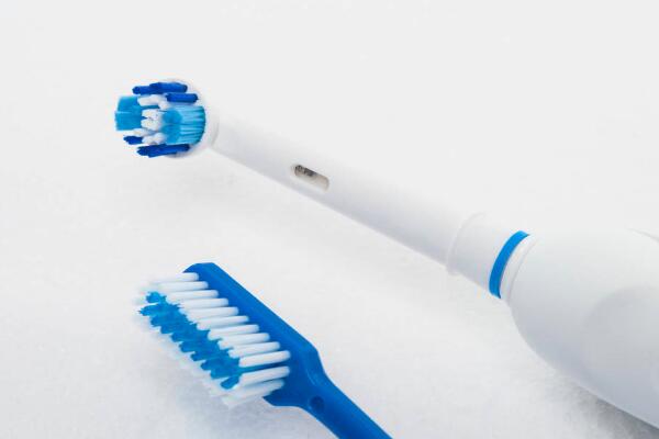 電動(dòng)牙刷頭用哪種類型的？市面上常見的兩種刷頭款式