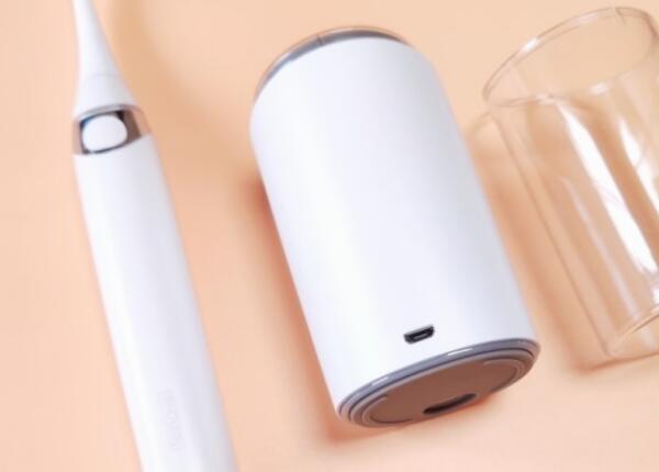 牙刷充電方式選擇：電動(dòng)牙刷是無線充電好還是有線好？